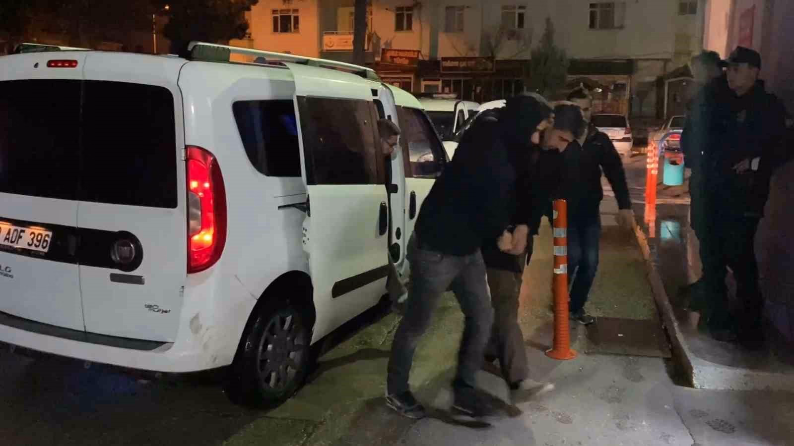 Babasını öldürüp kaçtı, polisin operasyonuyla yakalandı