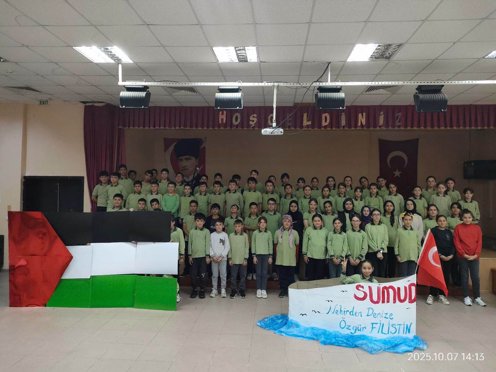 Balıkesir'de öğrenciler Filistin'e destek mesajları verdi