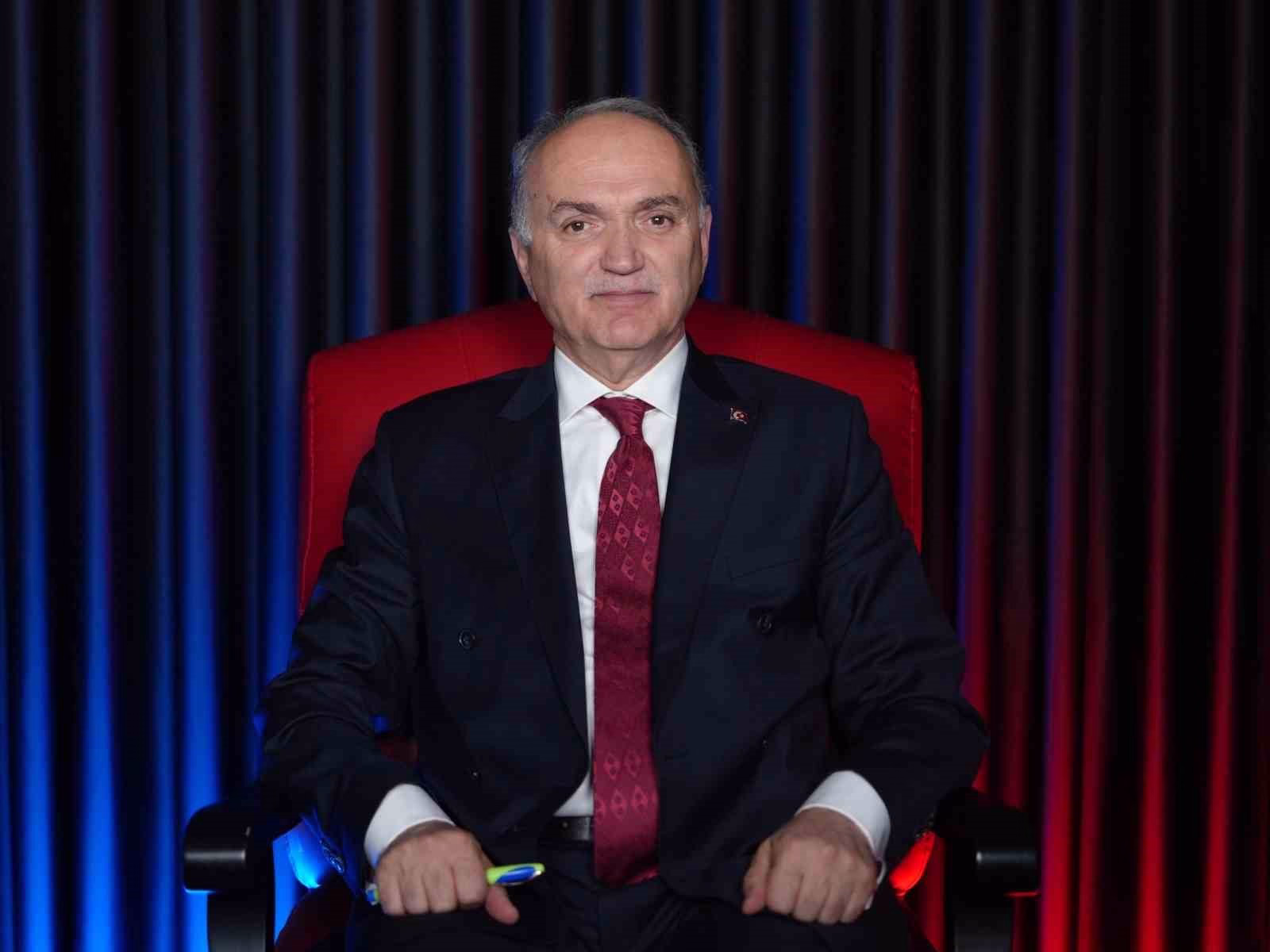 Başkan Özlü, "Cedidiye Kent Meydan projesinde kamu zararı değil, kamu yararı var"