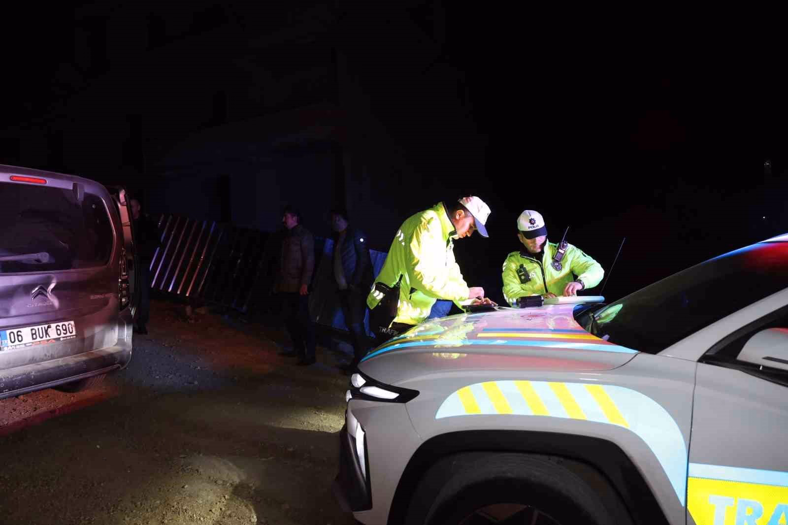 Dur ihtarına uymadı, çıkmaz sokakta yakalandı