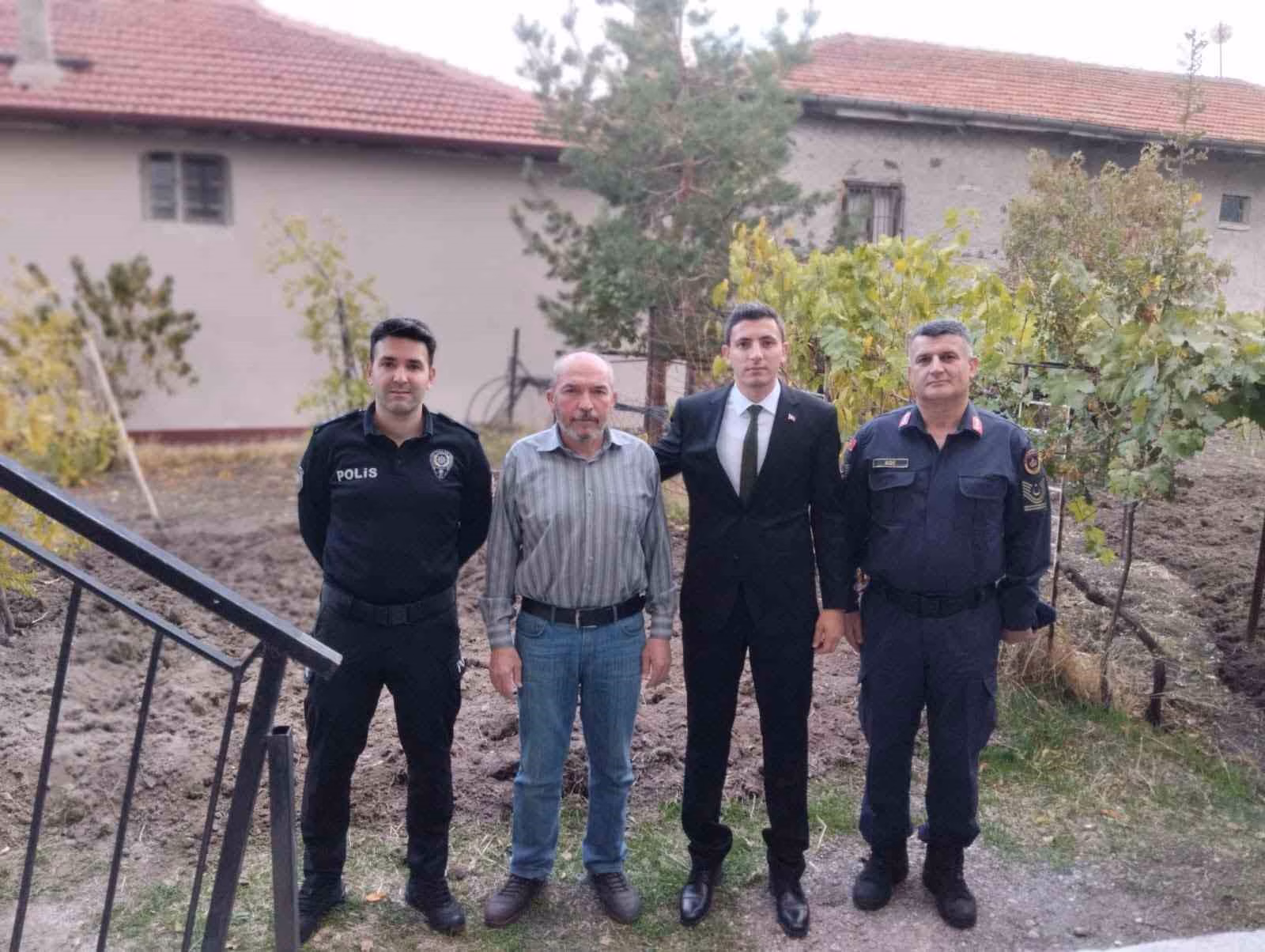 Güdül Kaymakamı’nın ilk ziyareti şehit aileleri oldu
