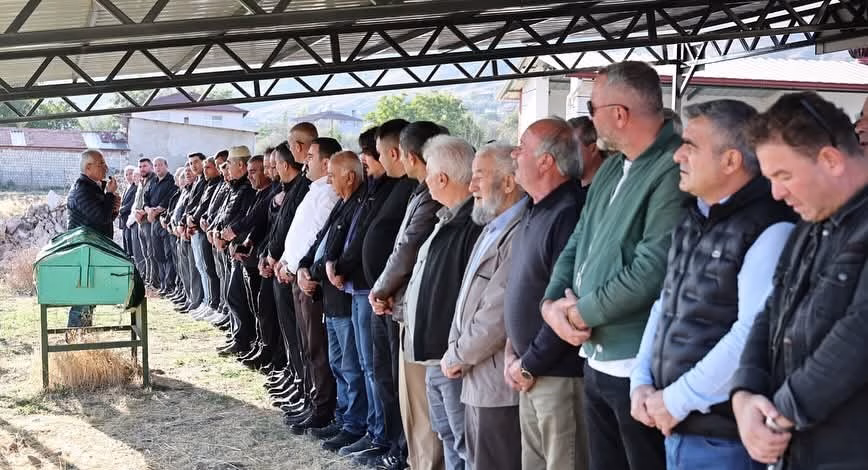 Halı sahada rahatsızlanan üniversiteli genç hayatını kaybetti