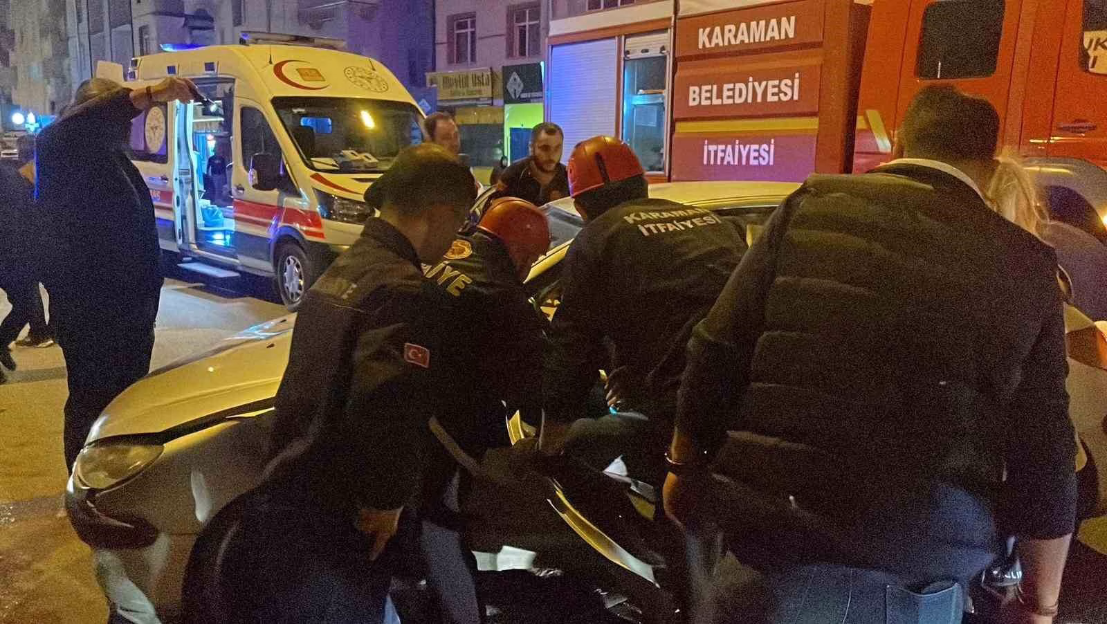 Kazada sonrası araçta sıkışan sürücüyü itfaiye kurtardı