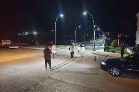 Motosiklet ile hafif ticari araç çarpıştı: 2 yaralı