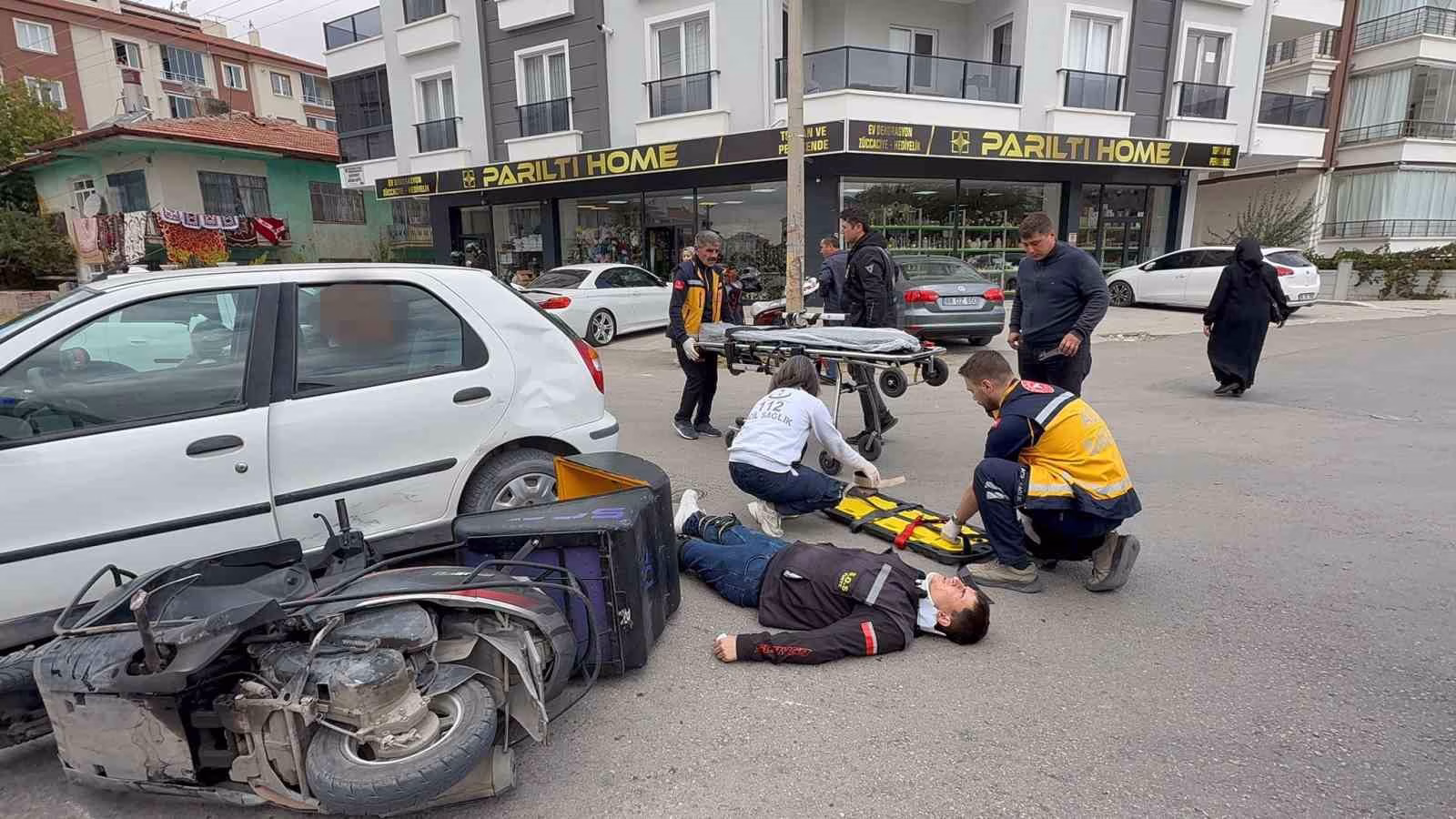 Motosiklet ile otomobil çarpıştı: 1 yaralı