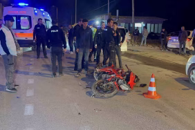 Otomobil ile motosiklet çarpıştı: 3 yaralı