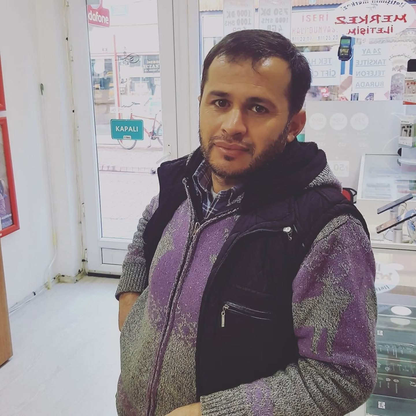 Traktör ile kazan arasına sıkışan köy muhtarı hayatını kaybetti