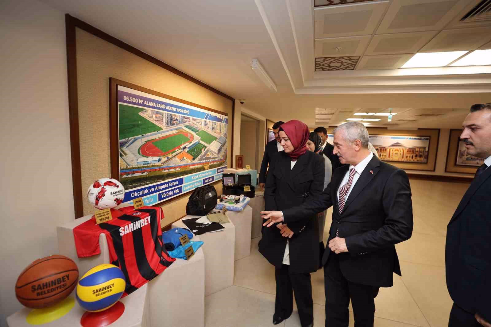 AK Parti Genel Başkan Yardımcısı Dr. Betül Sayan Kaya Şahinbey Belediyesi’nin hizmetlerini takdir etti