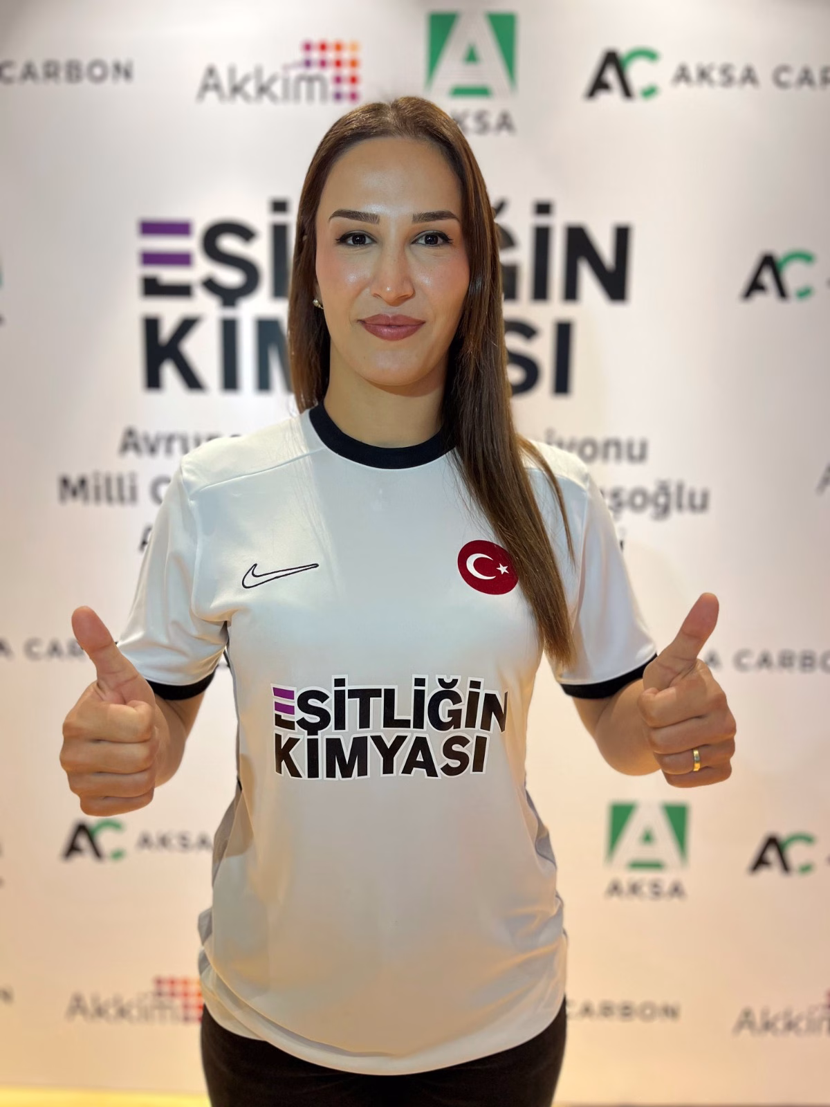 Akkök Holding şirketleri milli güreşçi Çavuşoğlu ile ana sponsorluk anlaşması imzaladı