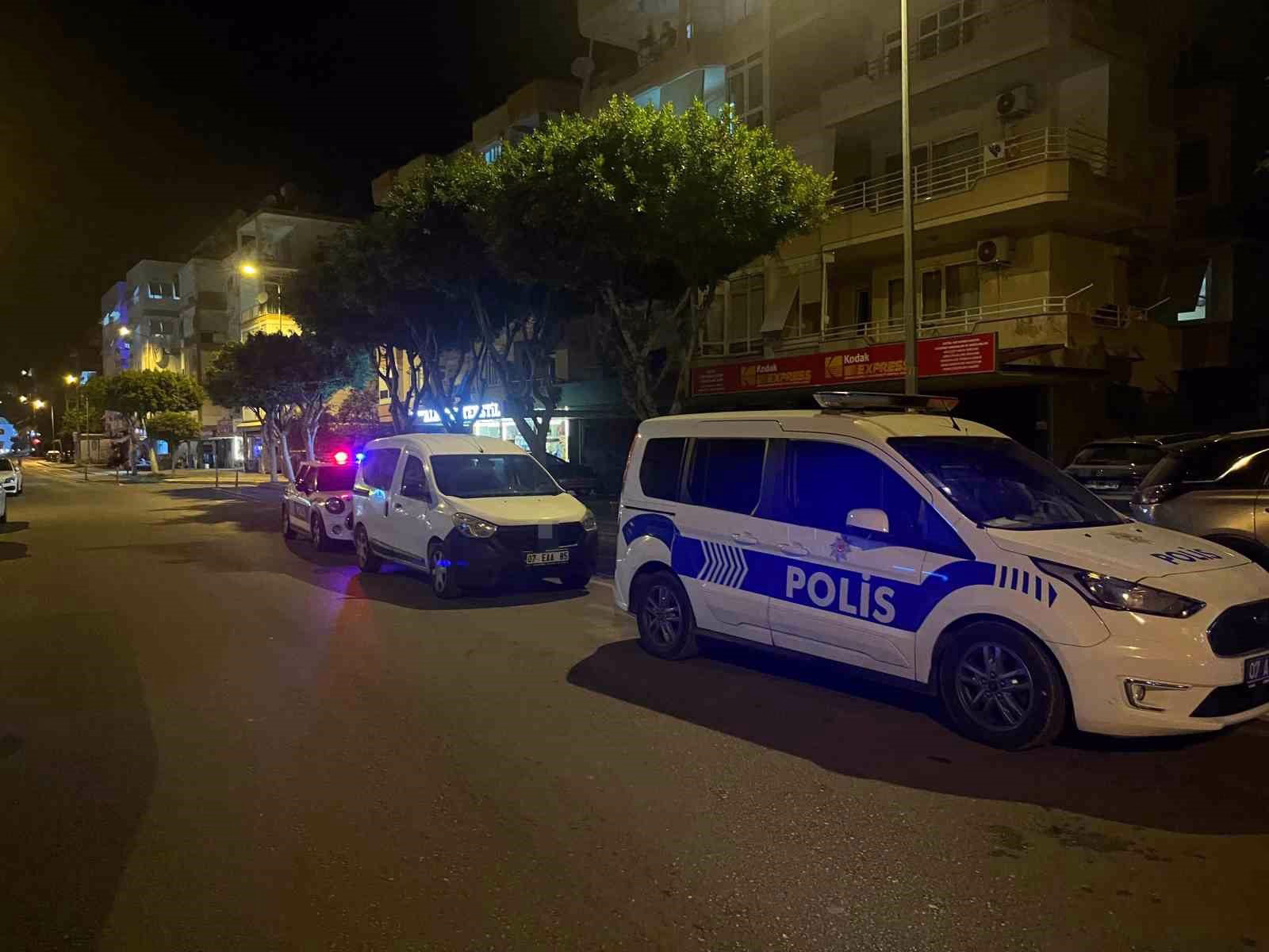 Alanya’da beyaz eşya tamir dükkanında çıkan yangın korkuttu