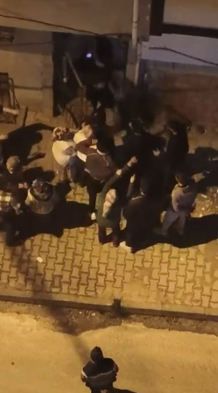 Arnavutköy’de ’ses’ tartışması sopalı kavgaya dönüştü