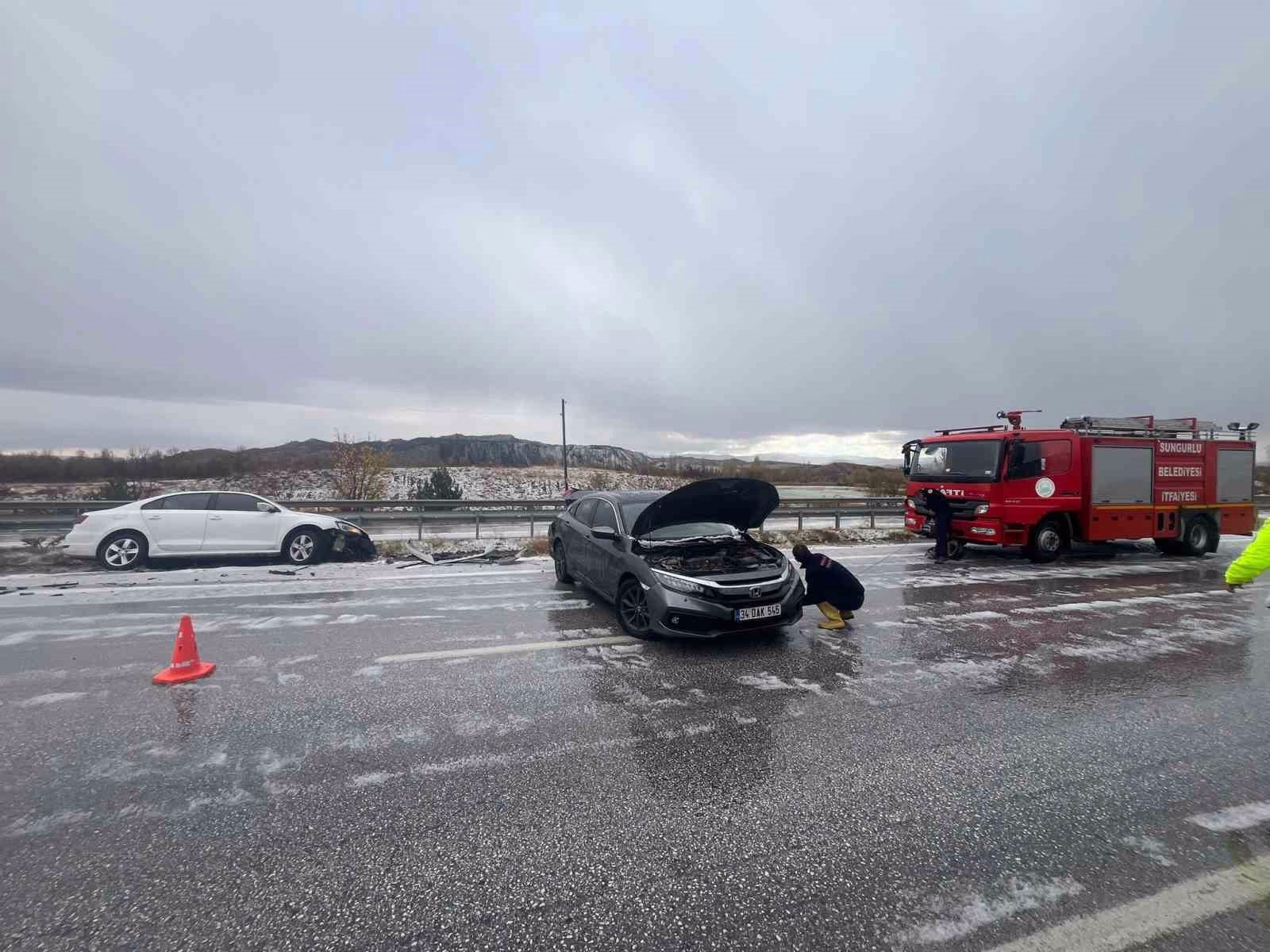 Çorum’da dolu yağışı kazaya neden oldu: 10 yaralı