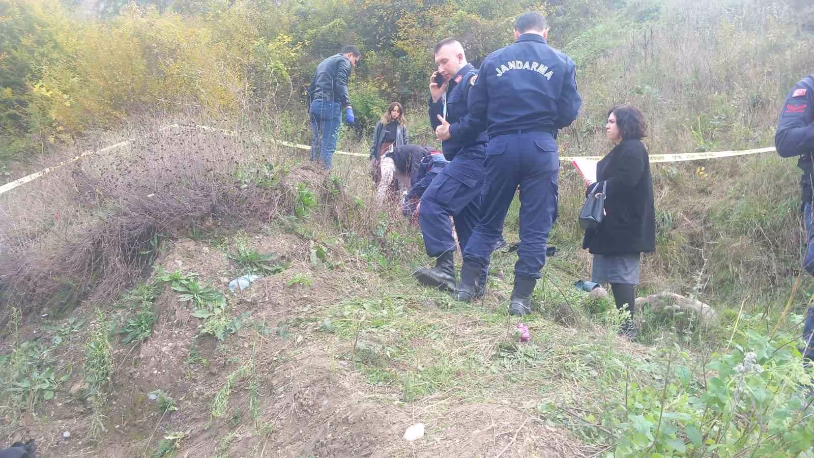 D-140’ta feci kaza: Araç şarampole uçtu, 1 ölü 3 yaralı