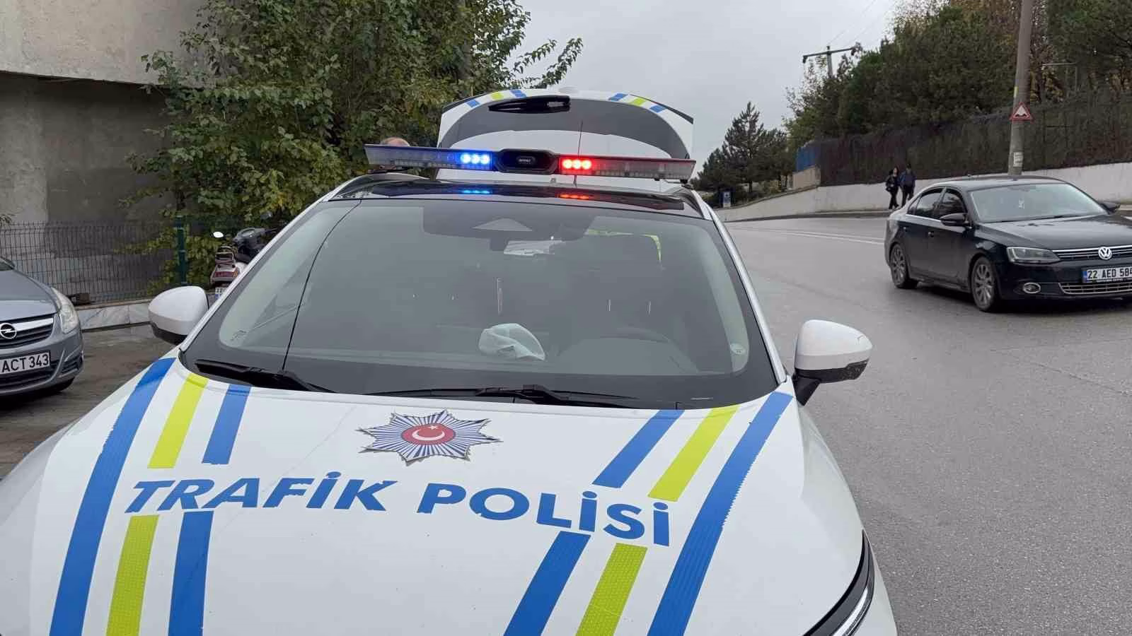 Edirne’de motosiklet devrildi: 2 yaralı