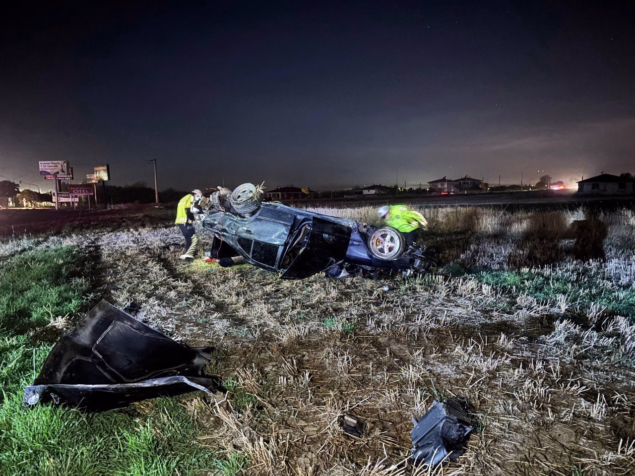 Erzincan’da takla atan otomobilde 2 kişi yaralandı