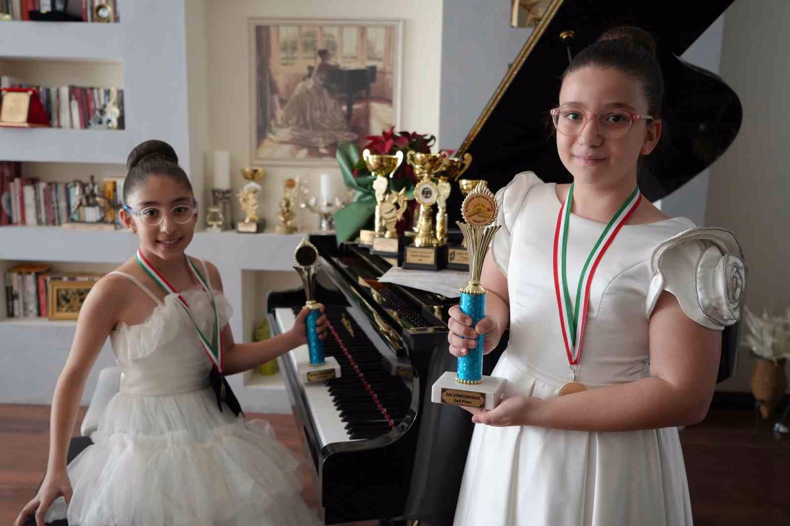 Gaziantep’te minik piyanistler dünya şampiyonu oldu