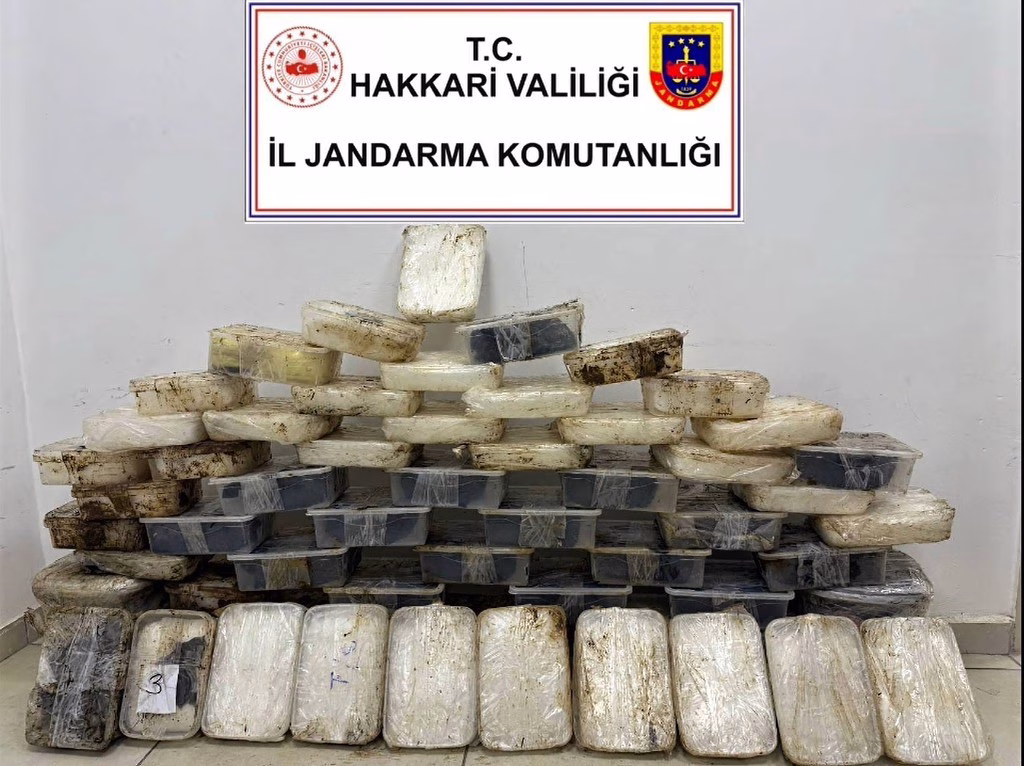 Hakkari’de 81 kilo 133 gram metamfetamin ele geçirildi