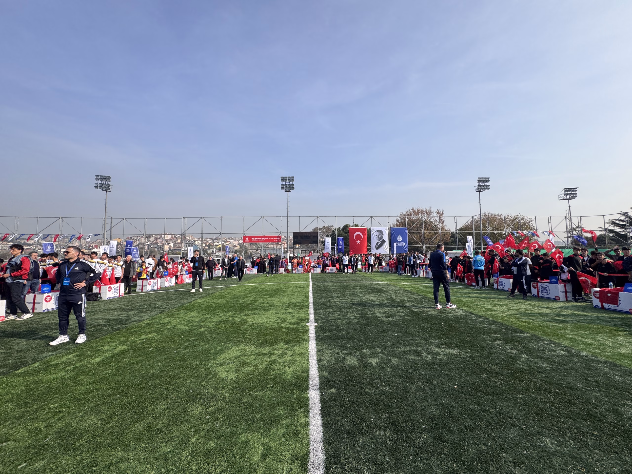 İBB'nin yenilediği Balat Spor Tesisi törenle açıldı