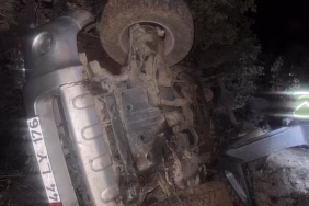 Mardin’de devrilen pikapta 2’si çocuk 6 kişi yaralandı