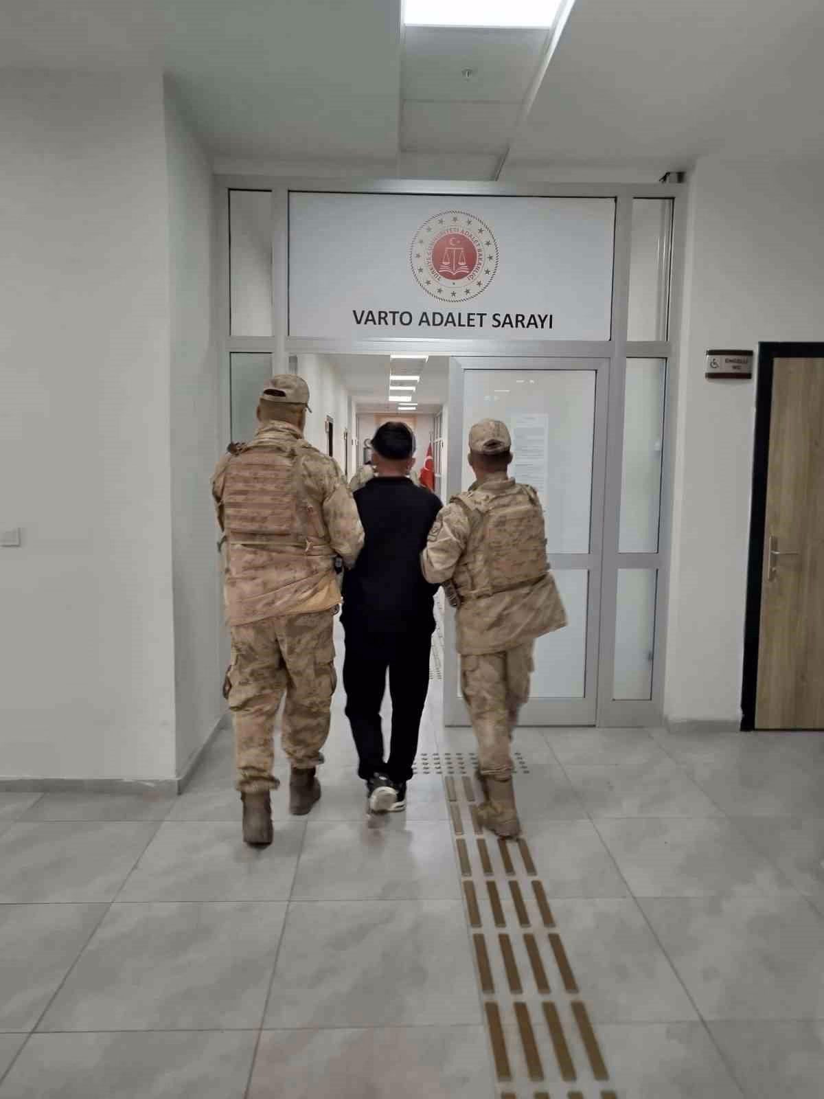 Muş’ta dolandırıcılık suçundan aranan hükümlü yakalandı