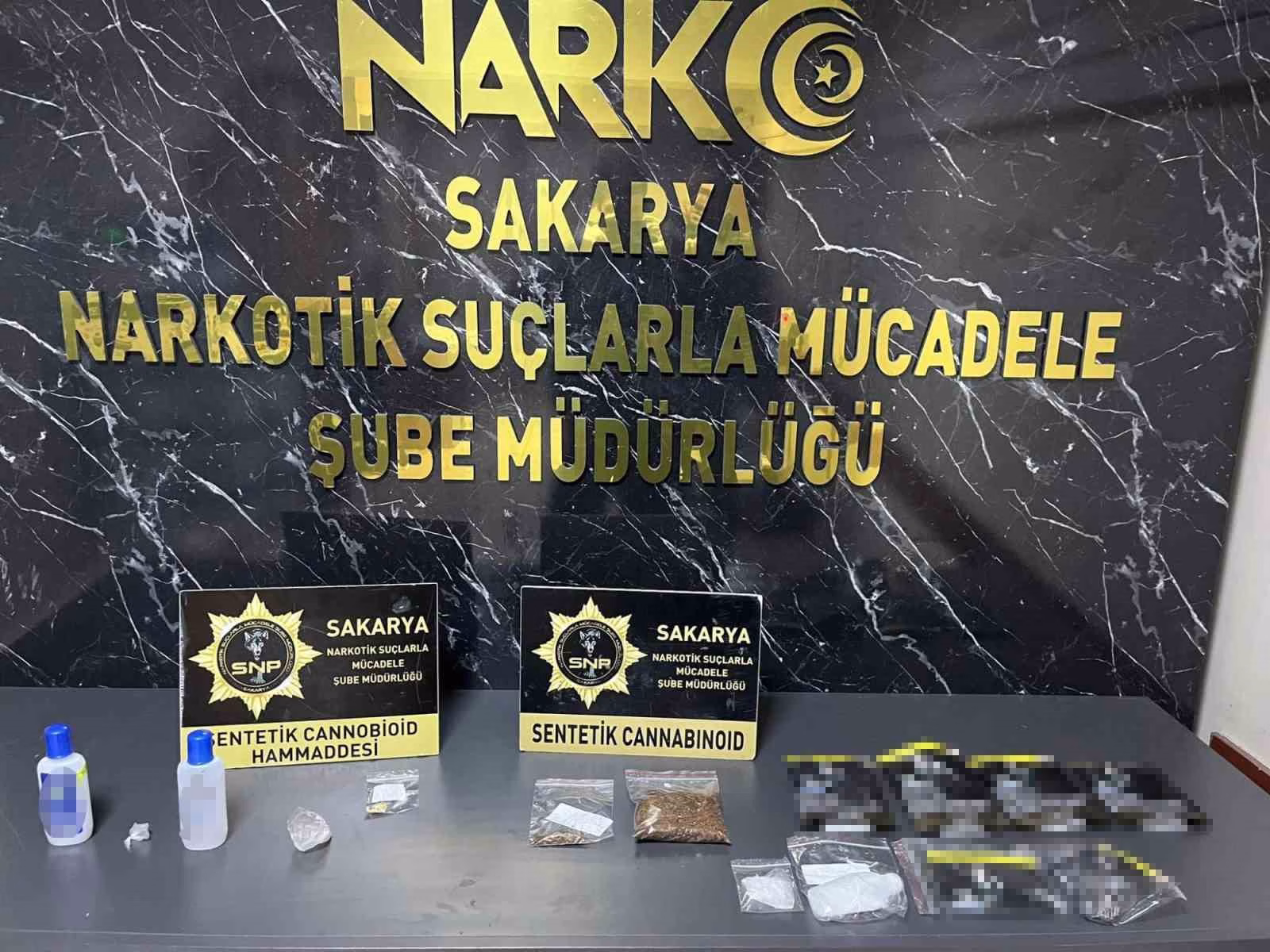 Sakarya polisinden 3 ilçede uyuşturucu operasyonu: 4 gözaltı