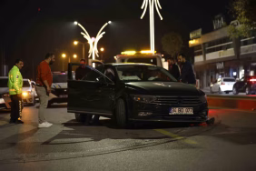 Sakarya’da hareketli dakikalar: Uyuşturucu taşıdığından şüphelenilen araç, kilometrelerce kovalandı