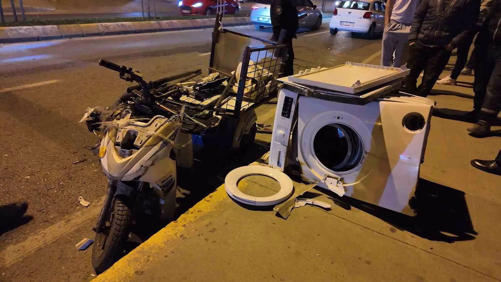 Sancaktepe’de otomobil ile motosiklet çarpıştı: 1 yaralı