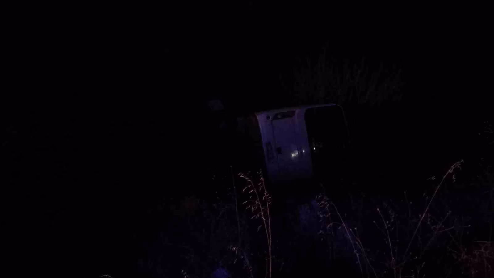 Siirt’te işçileri taşıyan otobüs devrildi: 17 yaralı