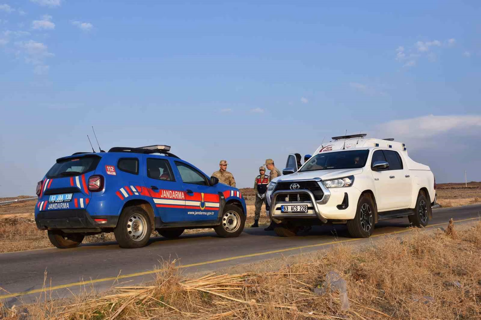Yol kenarında silahla vurulmuş erkek cesedi bulundu