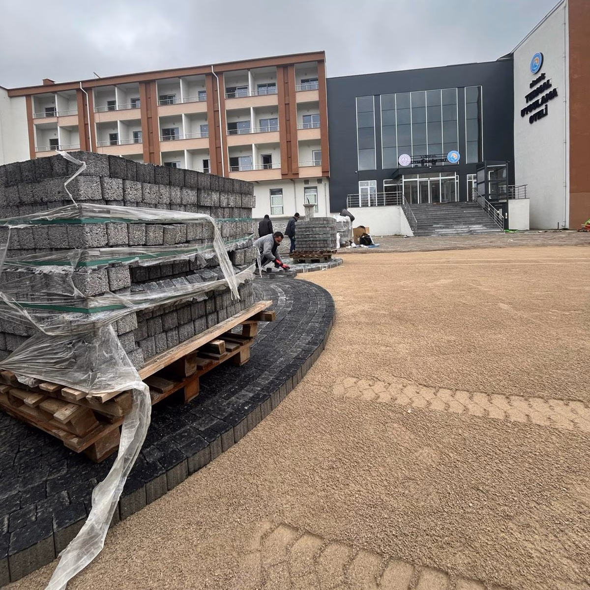 605830076_122224977572300867_7624750358177652418_n