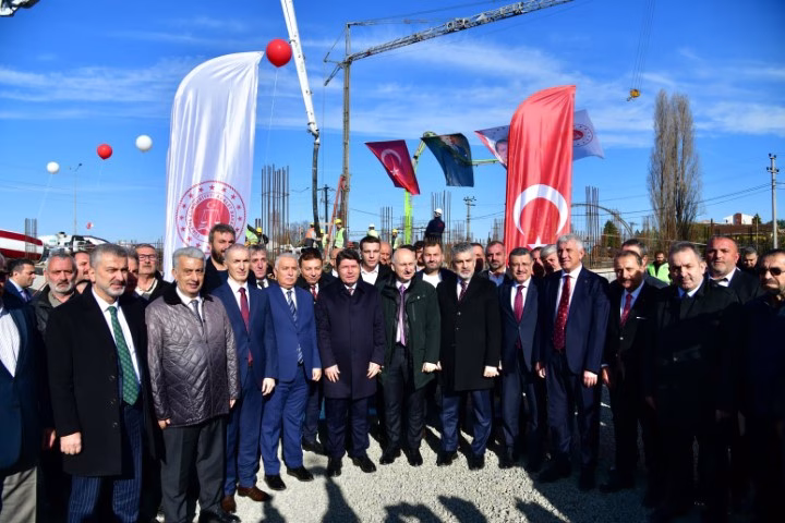 BAKAN YILMAZ TUNÇ: "HEP BERABER SORUŞTURMANIN SEYRİNİ TAKİP EDECEĞİZ"