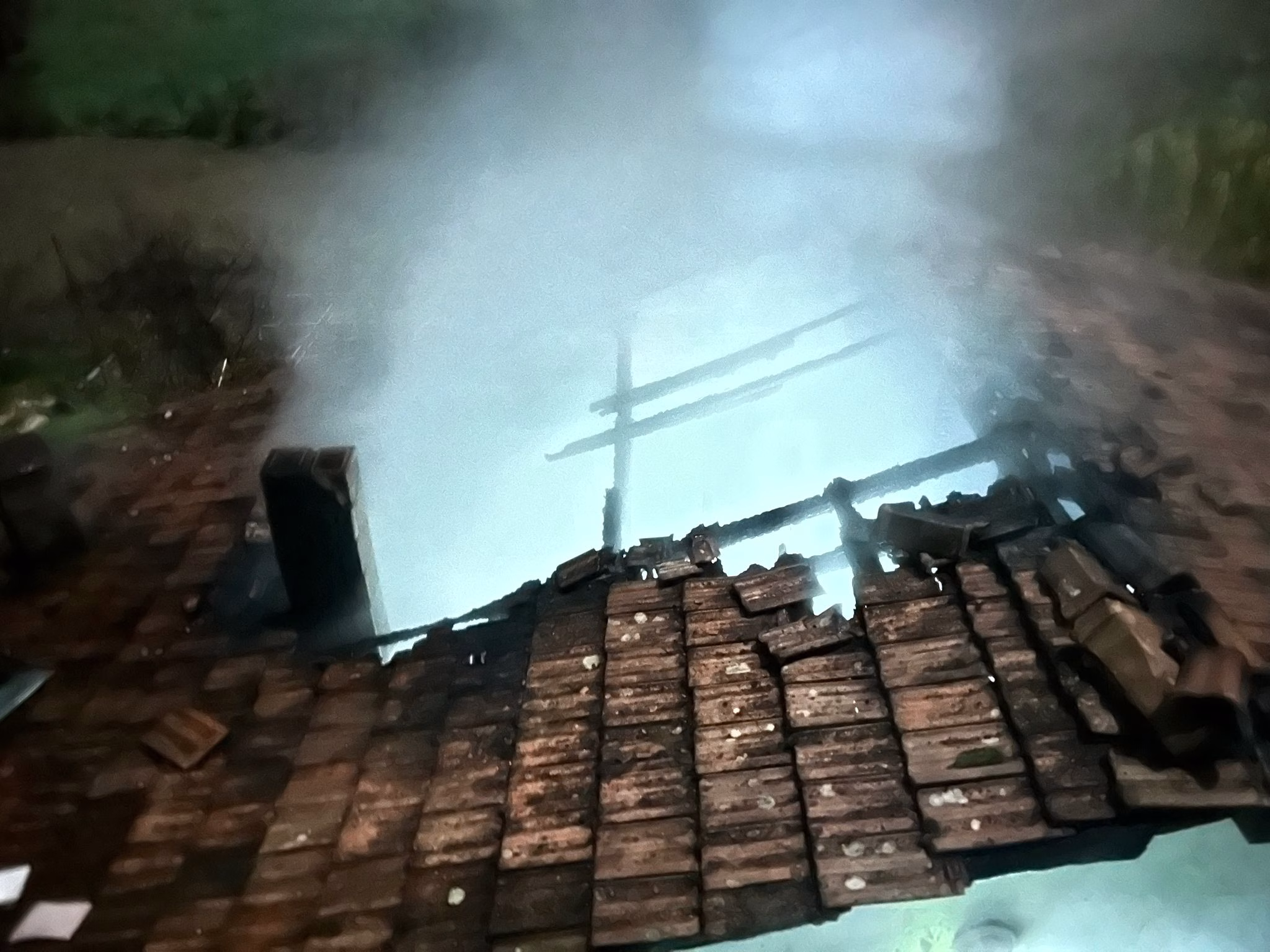 Dursunbey'de çıkan ev yangını söndürüldü