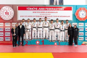 Erkekler Judo Süper Lig'de Kocaeli Büyükşehir Belediye Kağıtspor şampiyon oldu