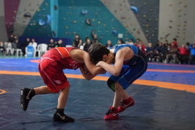 Şehit Cüneyt Yıldız 15 Yaş Altı Güreş Turnuvası, Bursa'da başladı