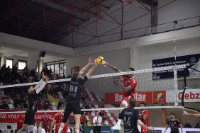 Voleybol: SMS Grup Efeler Ligi