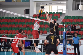 Voleybol: SMS Grup Efeler Ligi